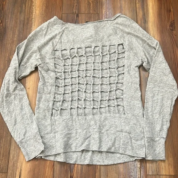 Chaser Revolve Grid Open Back Long Sleeve Tee 360 Light Grey NWT Small - Picture 5 of 6